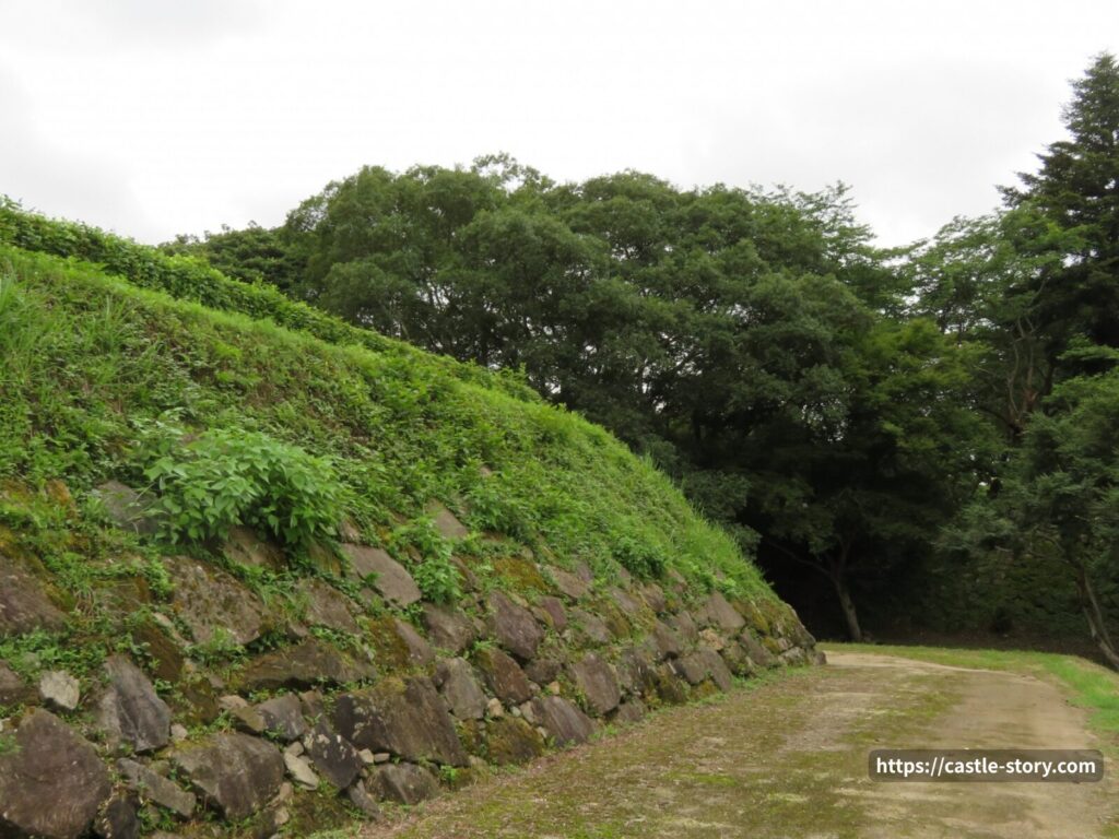 臼杵城の天守台跡