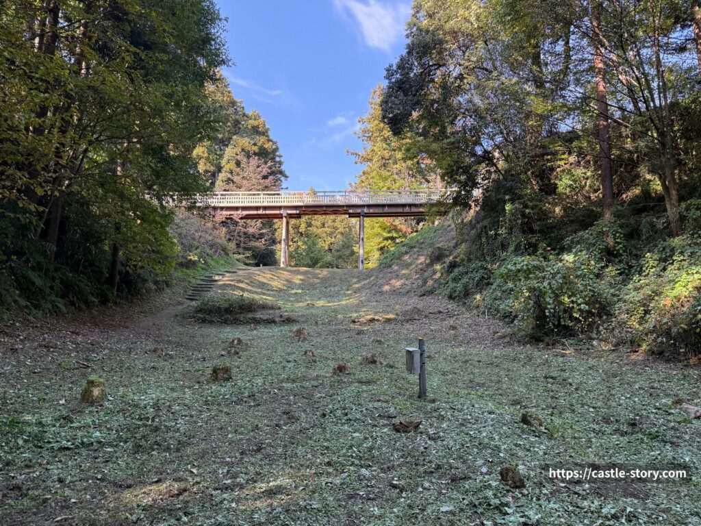 本丸・蔵屋敷間木橋