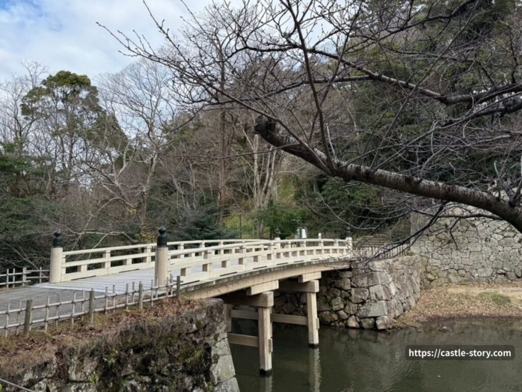千鳥橋と水堀