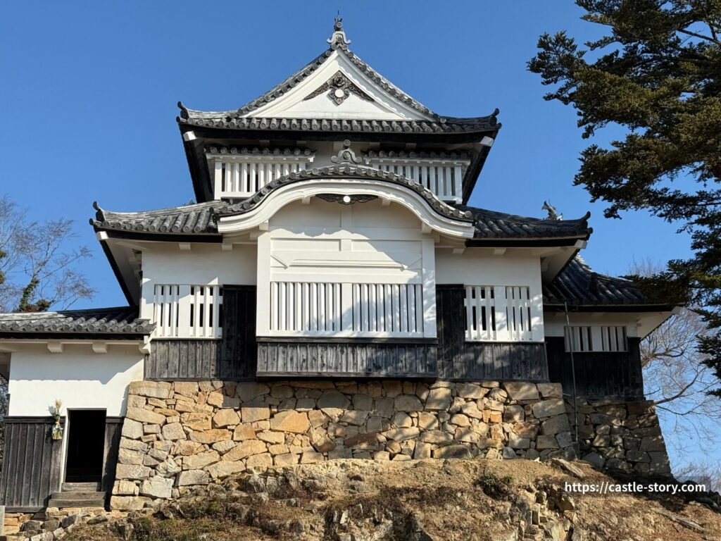 2重2階の層塔型天守