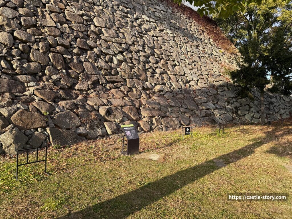 本段南東側の高石垣