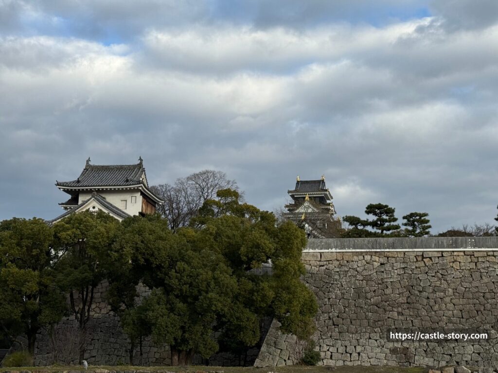 天守と月見櫓、池田時代の石垣