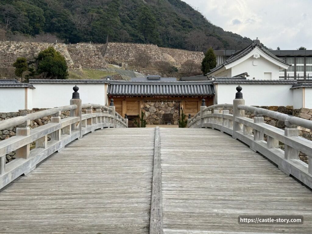 中ノ御門と巻石垣