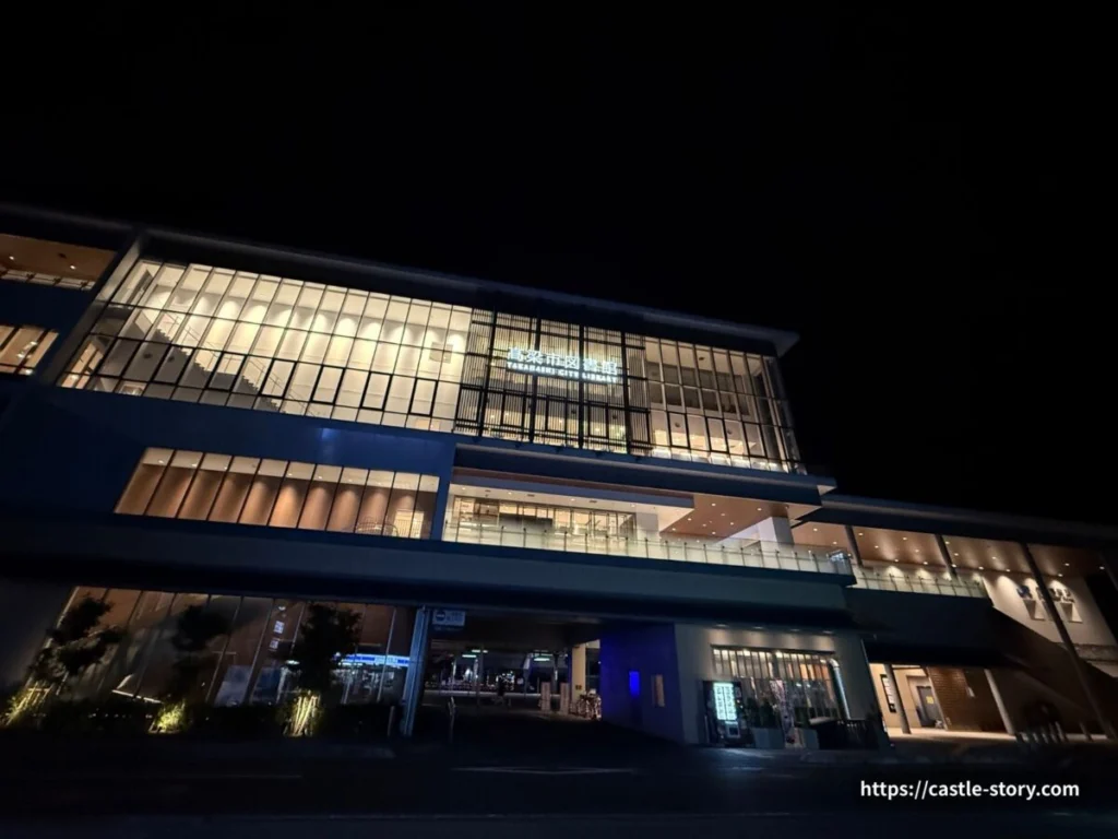 夜の備中高梁駅