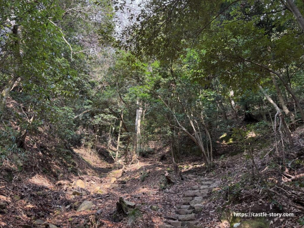 山上ノ丸への登山口