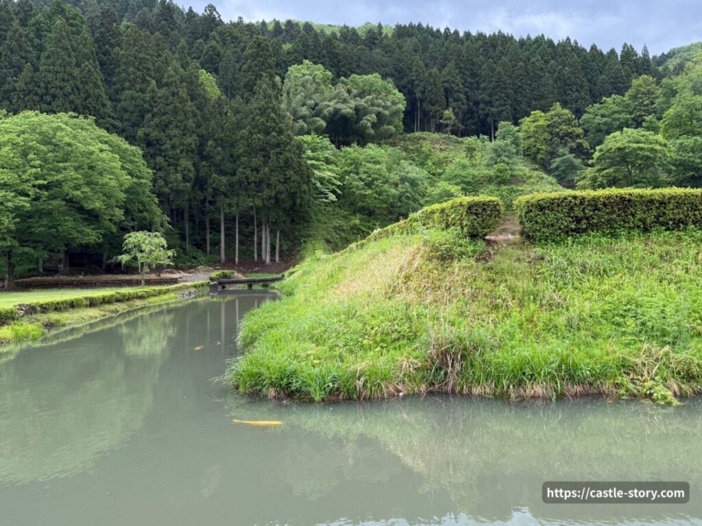 朝倉義景跡の堀