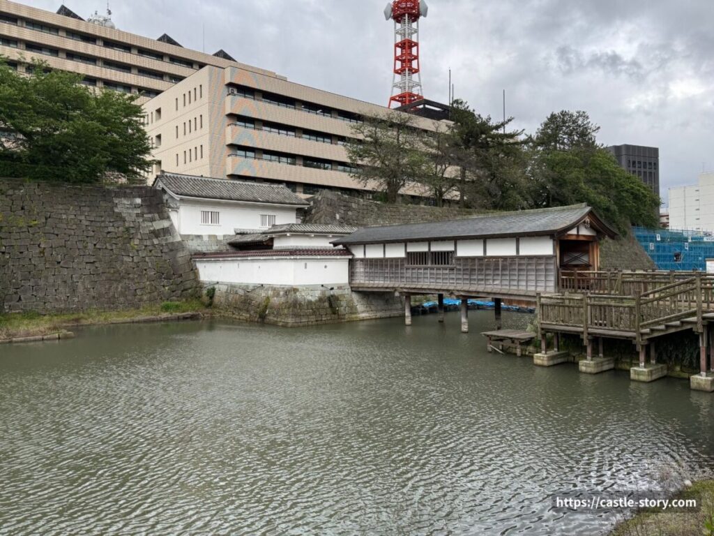 御廊下橋と山里口御門