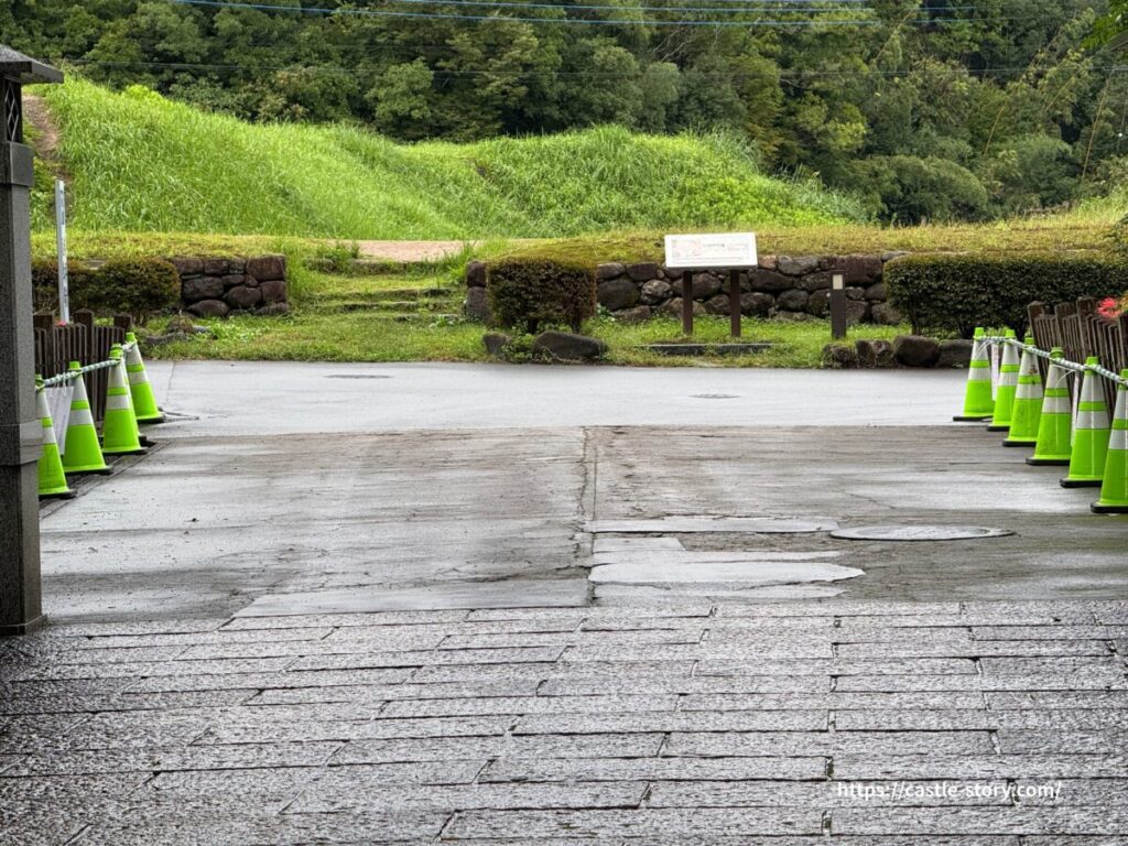 大手石塁