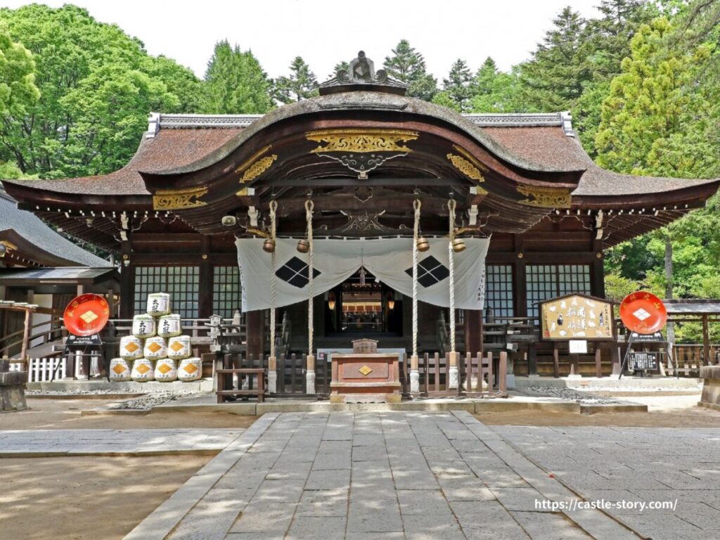 武田神社拝殿